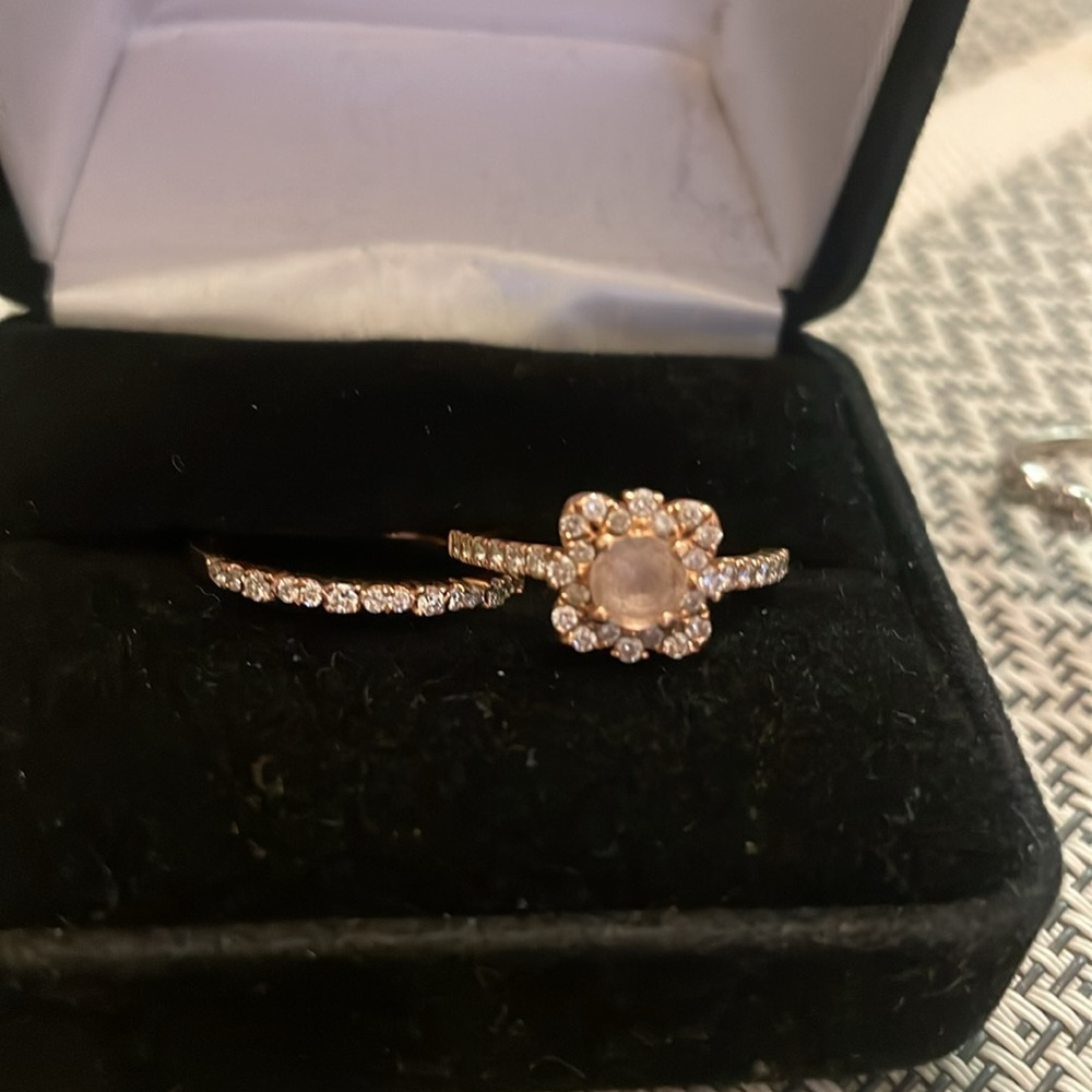Kay jewelers 14k Rose gold Bridal set Morganite center stone 1/2ctw 2piece set - Picture 3 of 3